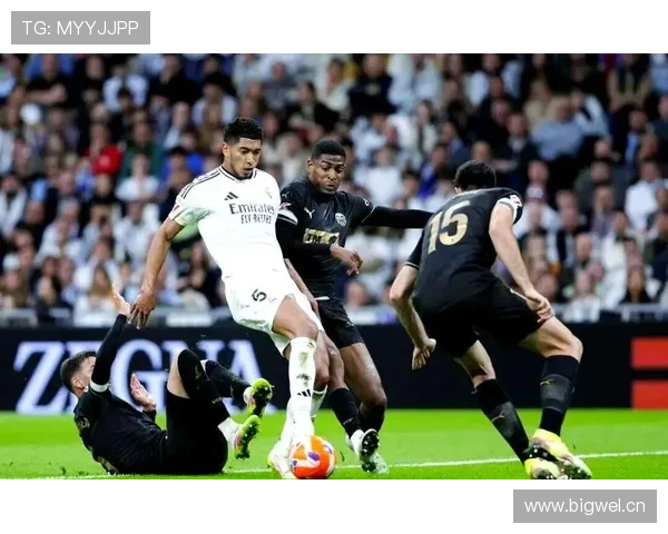 皇马防守稳定性下降原因分析：关键战役表现波动，对赛季走势形成制约