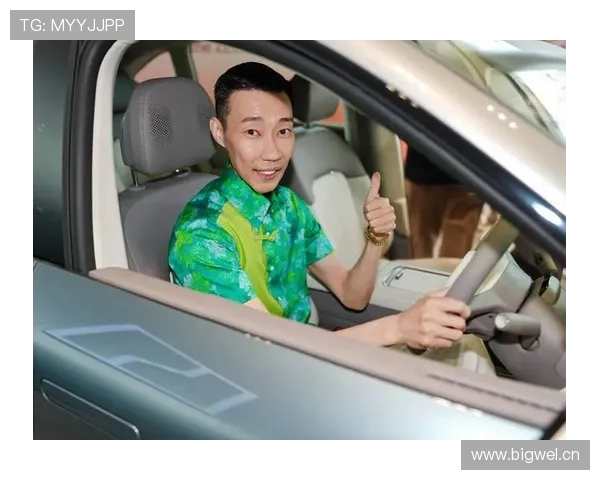 刚刚看到李宗伟在便利店为两块钱纠结，冠军的平民日常把我看懵了