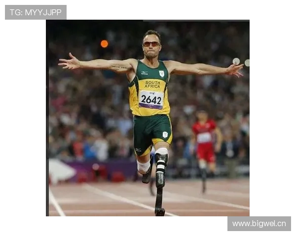 奥斯卡·皮斯托瑞斯这日常真难想象，赛场上飞腿，家里却是另一番剧本