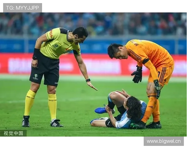 点球判罚标准全解析：什么时候必须判罚，裁判如何决断？