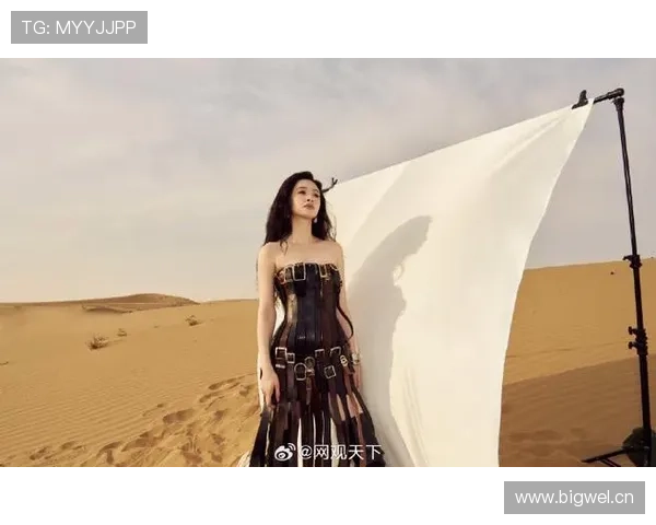 李梦训练完随手买矿泉水，掏出那只手链的气场把收银小姐吓懵了